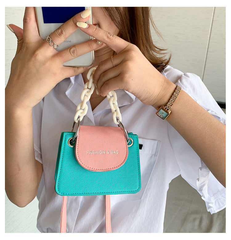 Color contrast one-shoulder chain bag