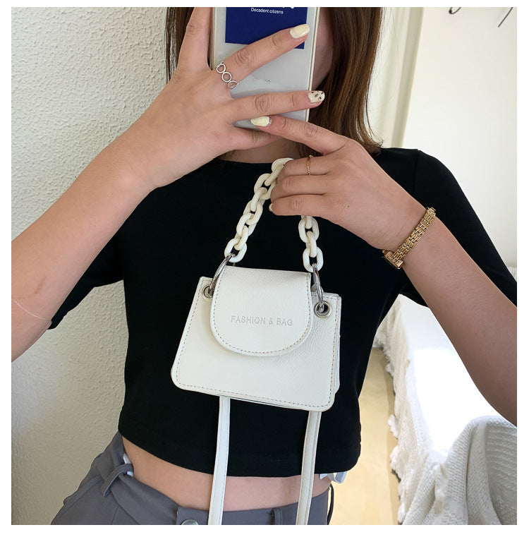 Color contrast one-shoulder chain bag